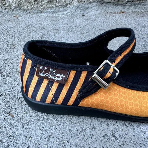 HOT CHOCOLATE DESIGN Bee Mary Janes Girls 11 28 Unique Honeycomb Flats Shoes - Picture 6 of 10